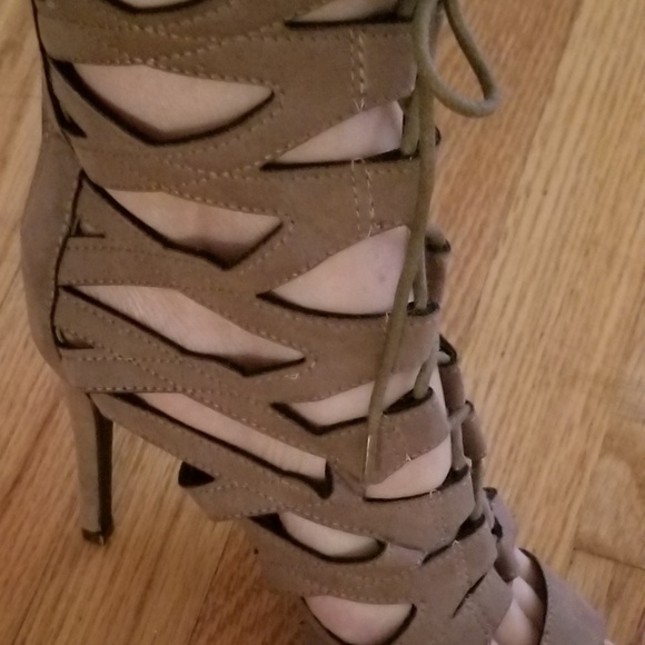 Shoes - Picture 2 of 3